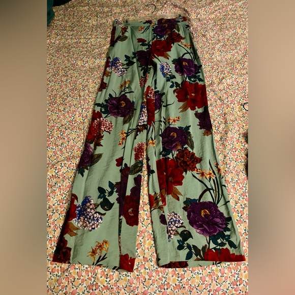H&M Wide-cut Pants, Green Floral, Size 6 Top Size XS - Picture 2 of 6
